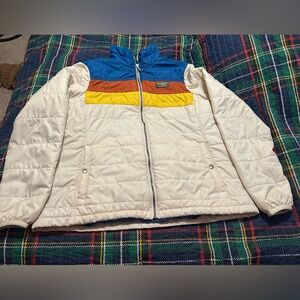 L.L.Bean Mountain Classic Puffer Jacket in a Colorblock Design Sz XL